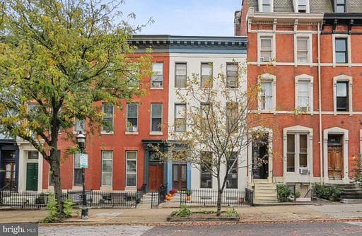 1519 PARK AVENUE 200 - Photo 1