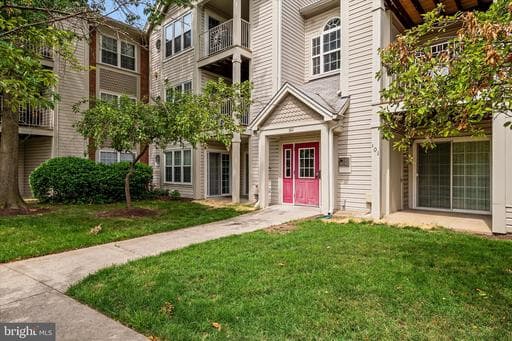 302 BLUE WATER COURT 103 - Photo 1