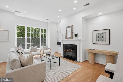 1935 BELMONT ROAD 1122