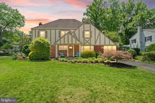 7868 Midday Ln, Alexandria, VA 22306-2724, United States