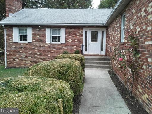 8822 SAUNDERS LANE - Photo 1