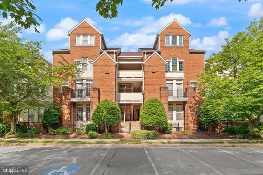1324 GARDEN WALL CIRCLE B