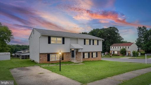 6700 YATARUBA DRIVE - Photo 1