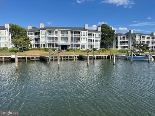 214 OYSTER COVE DRIVE - Photo 1