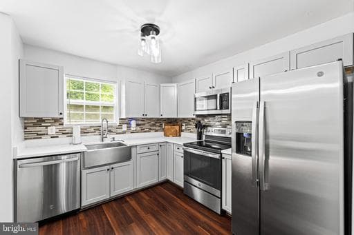 5939 APPLEGARTH PLACE
