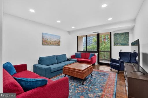 1805 CRYSTAL DRIVE 503S