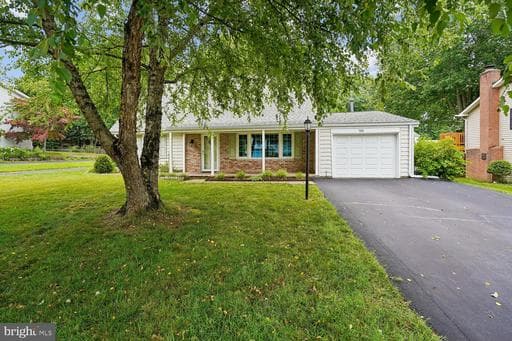7223 WICKFORD DRIVE
