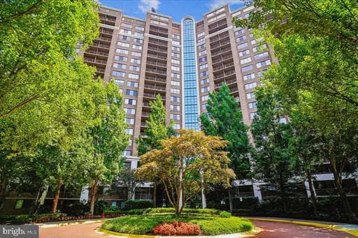 10101 GROSVENOR PLACE 217 - Photo 1