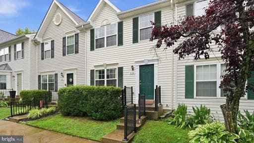 526 HIGHLAND TOWNE LANE - Photo 1