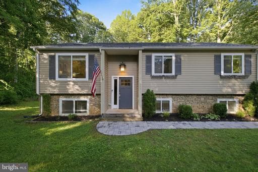 7371 CROWN LANE - Photo 1
