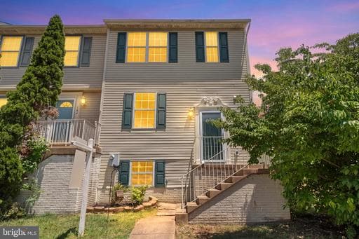 102 MEWS COURT - Photo 1