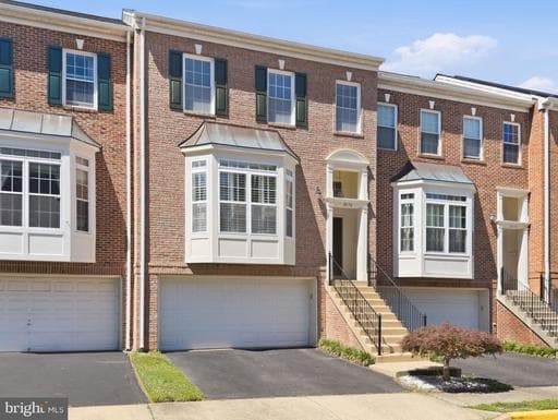 8656 Royal Worcester Ln, Fairfax, VA 22031-2149, United States - Photo 1