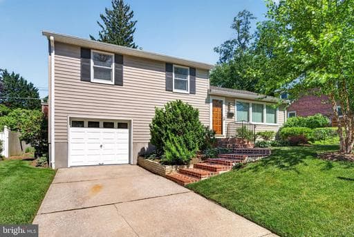 3 N HILLTOP ROAD - Photo 1
