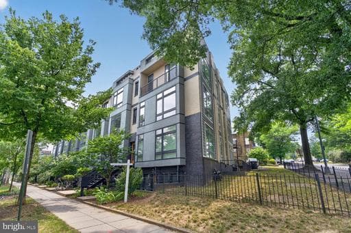 2126 3RD STREET B