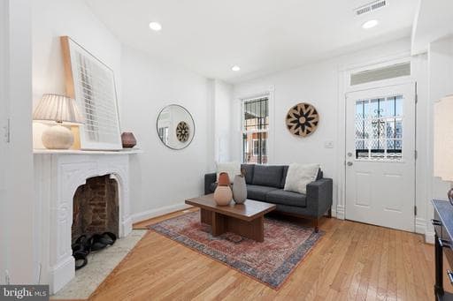 1823 GALES ST NE,WASHINGTON,DC,20002,WASHINGTON