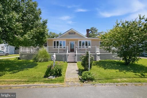 231 CARVEL ROAD - Photo 1