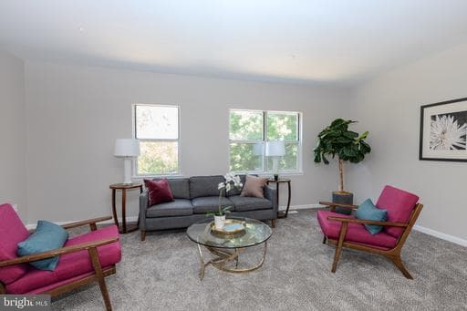1319 Upcot Ct, Capitol Heights, MD 20743-4228, United States