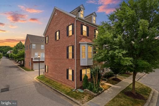 9519 Weshurst Ln, Upper Marlboro, MD 20774-3400, United States - Photo 1
