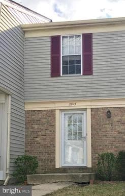 2913 MADEIRA COURT