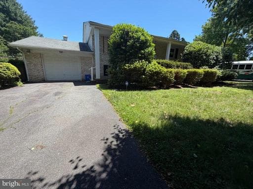 602 ROWE DRIVE - Photo 1
