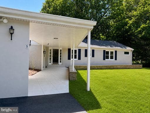 5 WAGON WHEEL COURT - Photo 1