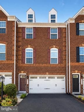 25753 Double Bridle Ter, Aldie, VA 20105-5810, United States - Photo 1