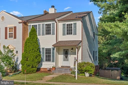2829 Grovemore Ln, Vienna, VA 22180-7071, United States - Photo 1