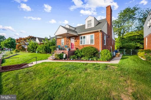 8227 LAUREL - Photo 1