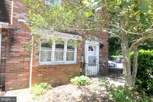 22429 GREENVIEW COURT - Photo 1