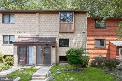 7320 KERRY HILL COURT - Photo 1