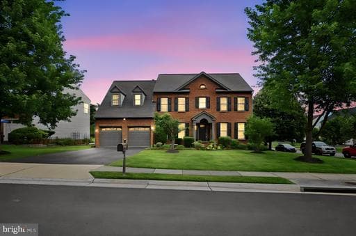 11869 Chanceford Dr, Woodbridge, VA 22192-5528, United States