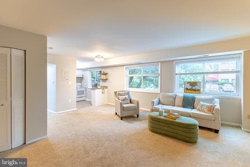 3312 S 28th St, Alexandria, VA 22302-1312, United States