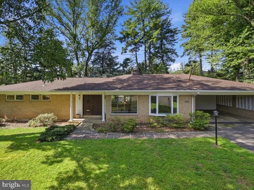 6533 Copa Ct, Falls Church, VA 22044-1401, United States - Photo 1