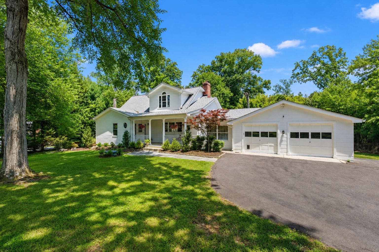 2627 Five Oaks Rd, Vienna, VA 22181-5436, United States - Photo 1
