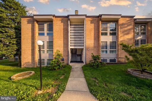 2202 GREENERY LANE 301-22