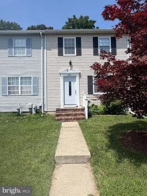 1226 HOLMESPUN DRIVE