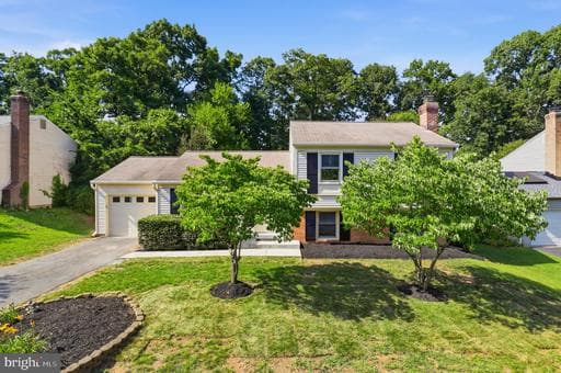 412 Cavendish St, Herndon, VA 20170-3110, United States - Photo 1