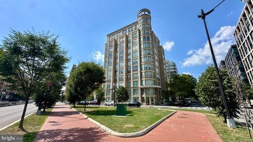301 MASSACHUSETTS AVENUE 902