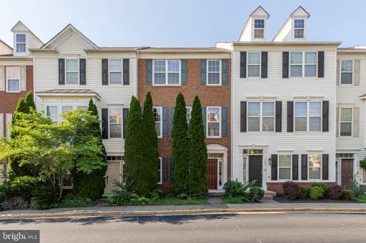 13246 Alcove Path, Centreville, VA 20120-3081, United States - Photo 1