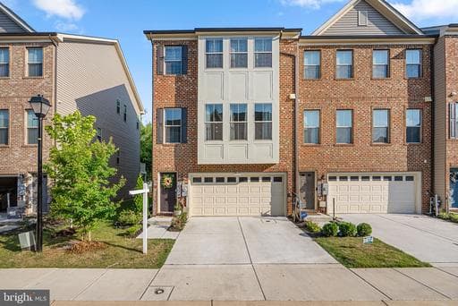 16374 Fife Way, Bowie, MD 20716-1895, United States