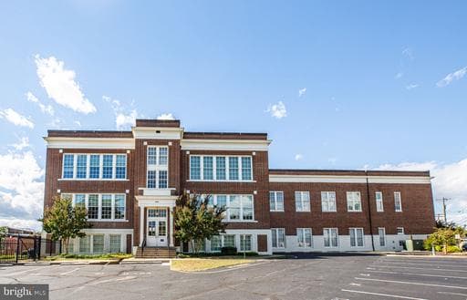 900 BARTON STREET 307