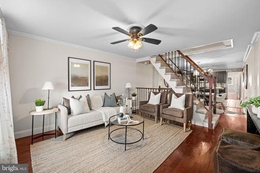 712 S EAST AVENUE - Photo 1