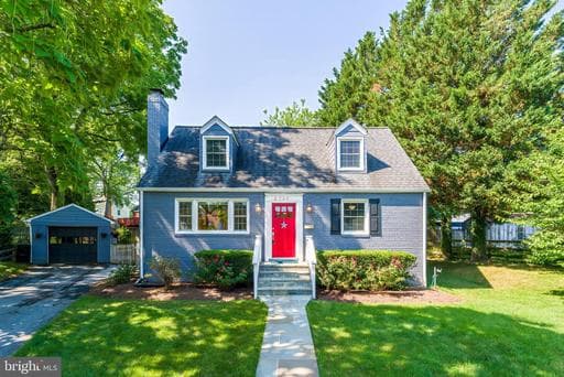 2720 MCCOMAS AVENUE - Photo 1