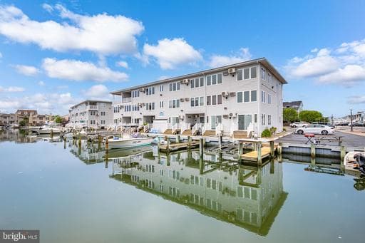 512 ROBIN DRIVE 3