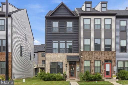 653 LAKEMONT DRIVE