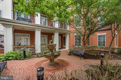 1023 N ROYAL STREET 115