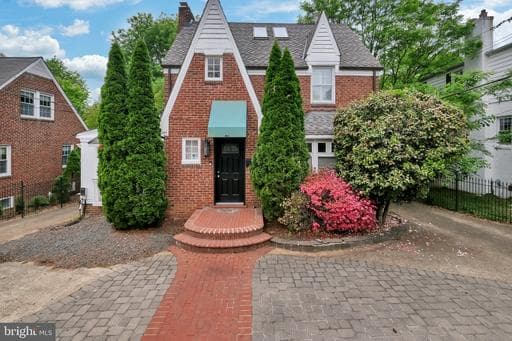 1706 N Glebe Rd, Arlington, VA 22207-2038, United States