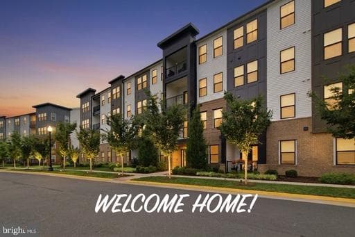 23639 GOLDEN EMBERS SQUARE 302