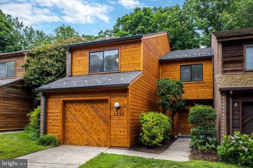 2225 CEDAR COVE COURT - Photo 1