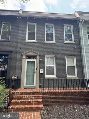215 15TH STREET